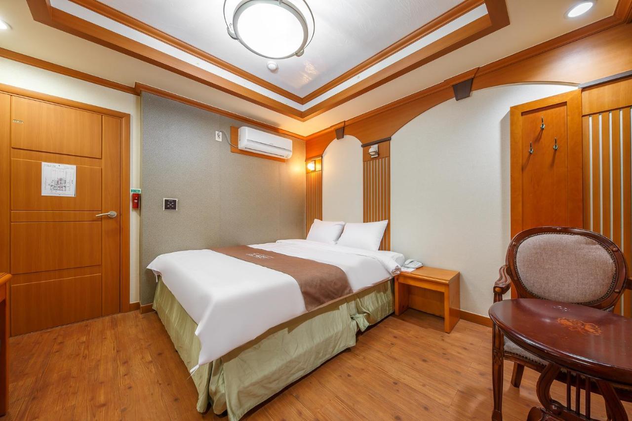 Drama Motel โพเรียง ภายนอก รูปภาพ