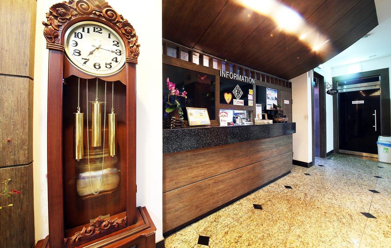Drama Motel โพเรียง ภายนอก รูปภาพ