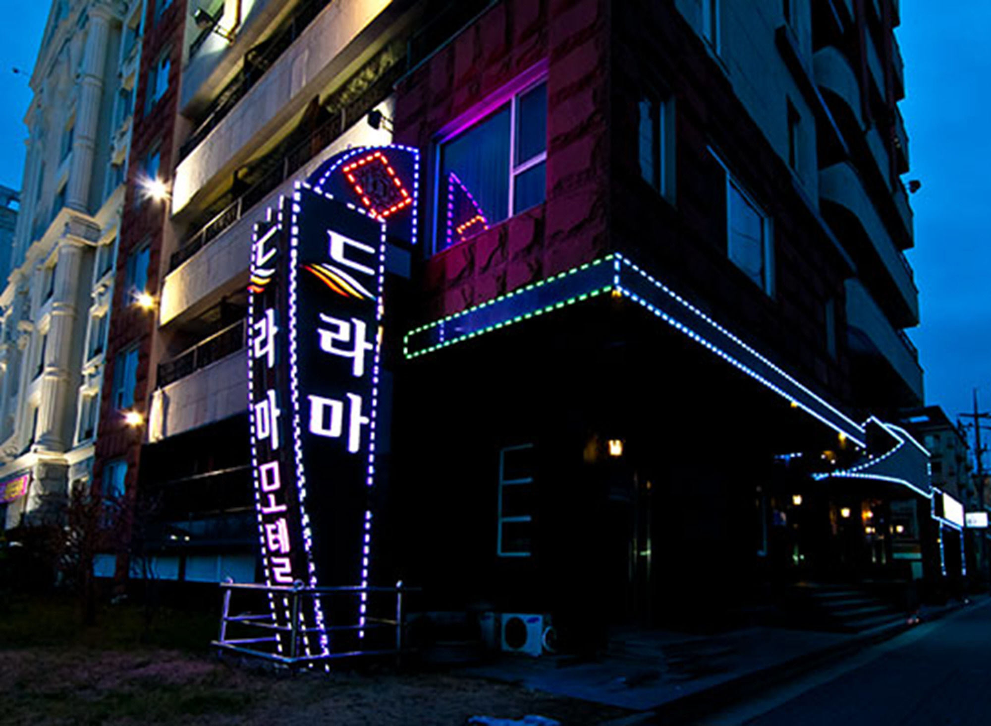Drama Motel โพเรียง ภายนอก รูปภาพ