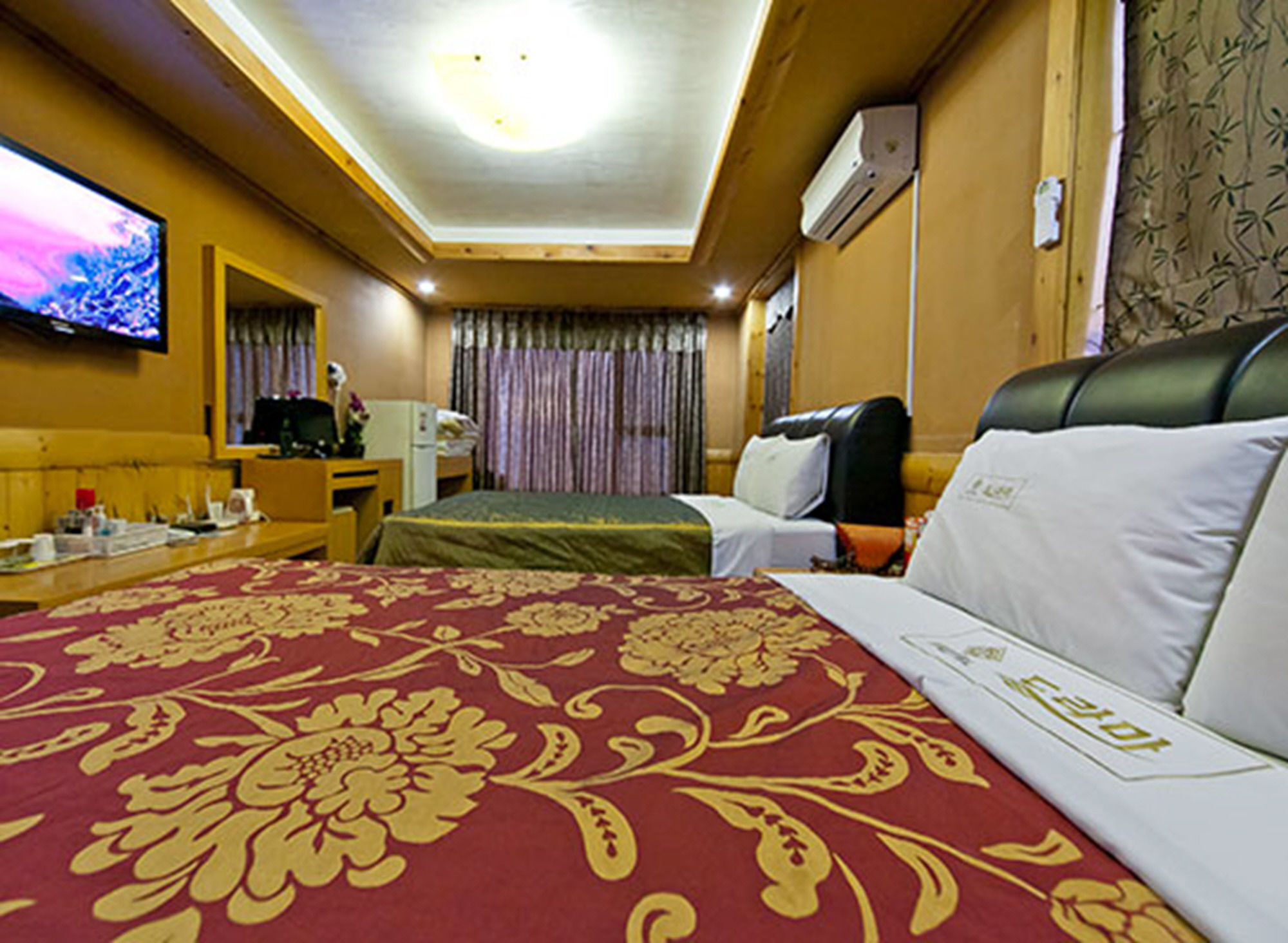 Drama Motel โพเรียง ภายนอก รูปภาพ