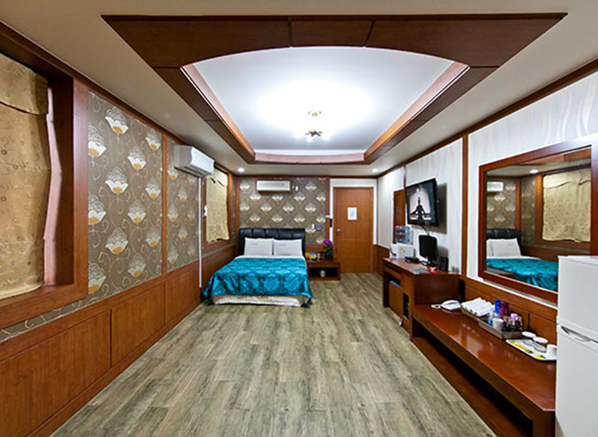 Drama Motel โพเรียง ภายนอก รูปภาพ