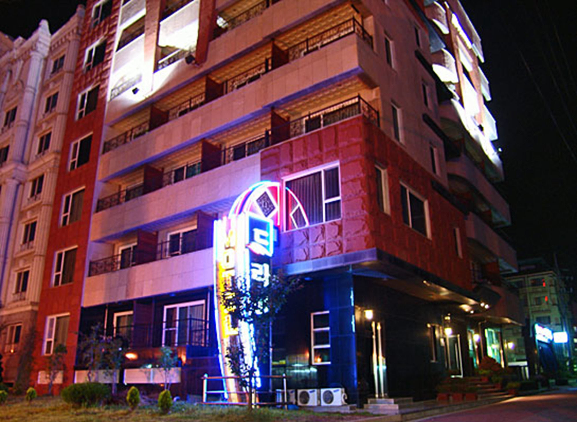 Drama Motel โพเรียง ภายนอก รูปภาพ